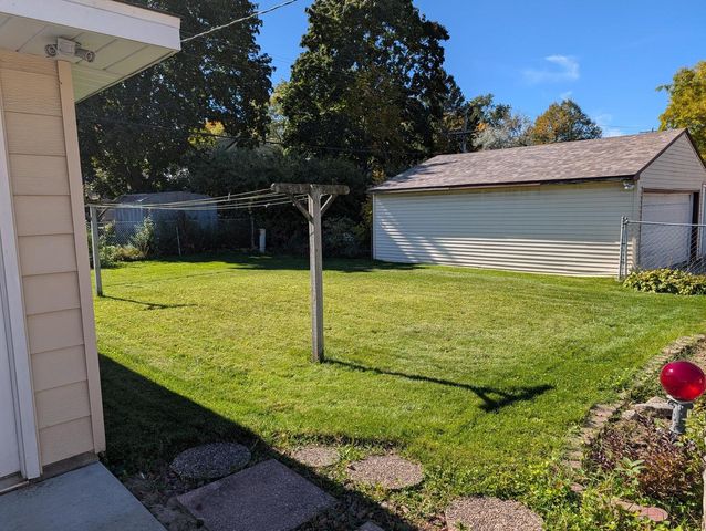 7925 W Denver AVENUE, Milwaukee, WI 53223