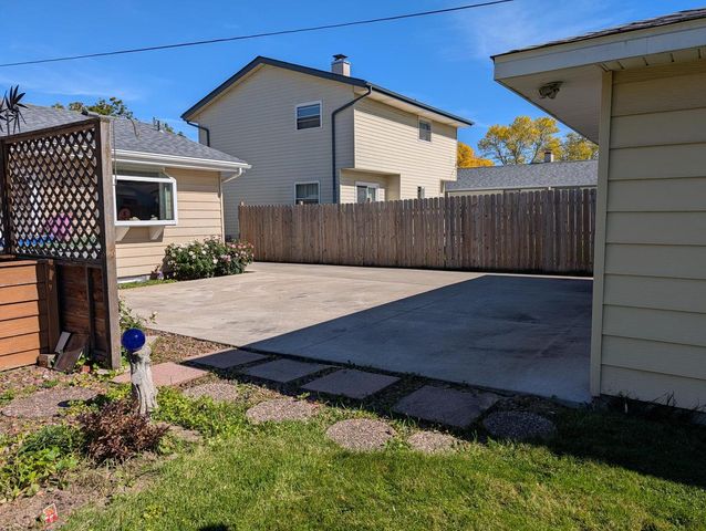 7925 W Denver AVENUE, Milwaukee, WI 53223