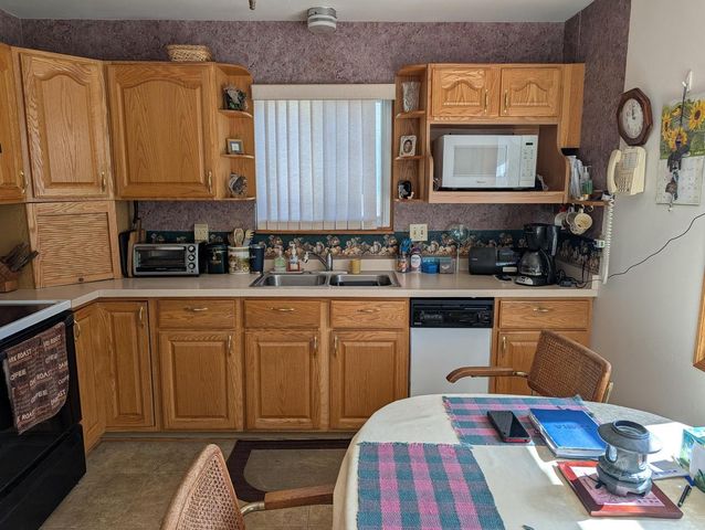 7925 W Denver AVENUE, Milwaukee, WI 53223