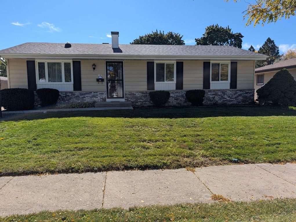 7925 W Denver AVENUE, Milwaukee, WI 53223