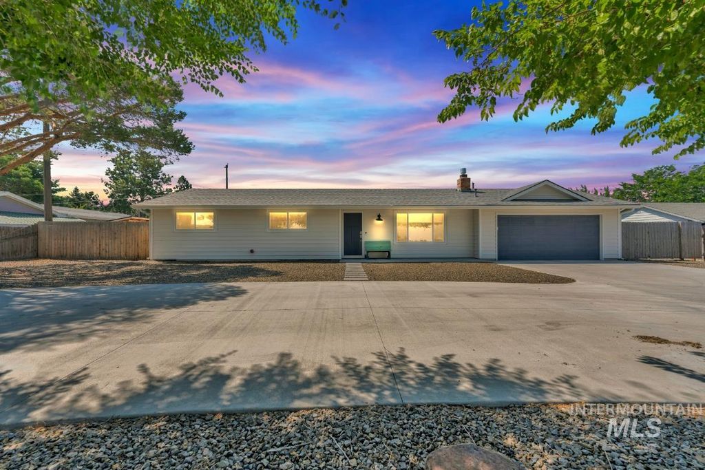 2155 W Waltman, Meridian, ID 83642
