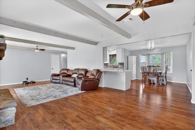 100 Green Meadows Circle, Springtown, TX 76082