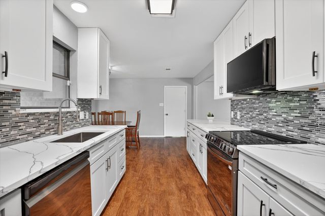100 Green Meadows Circle, Springtown, TX 76082