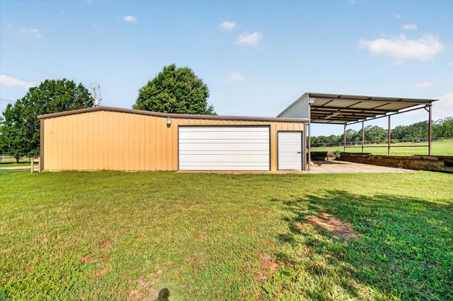 100 Green Meadows Circle, Springtown, TX 76082