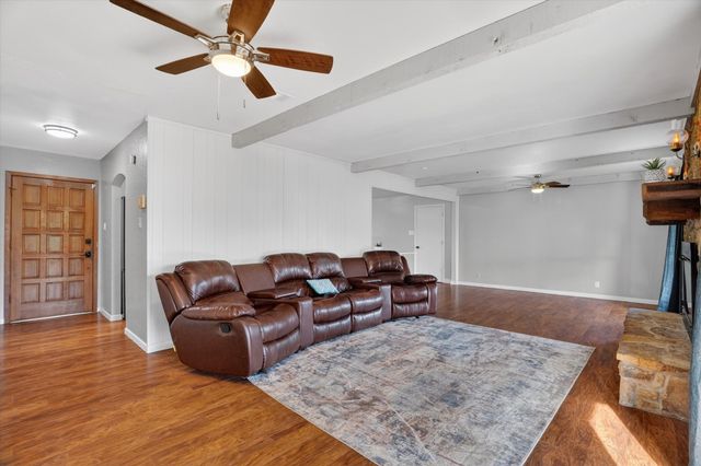 100 Green Meadows Circle, Springtown, TX 76082