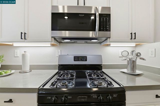 769 Plantation Ln, Hayward, CA 94544