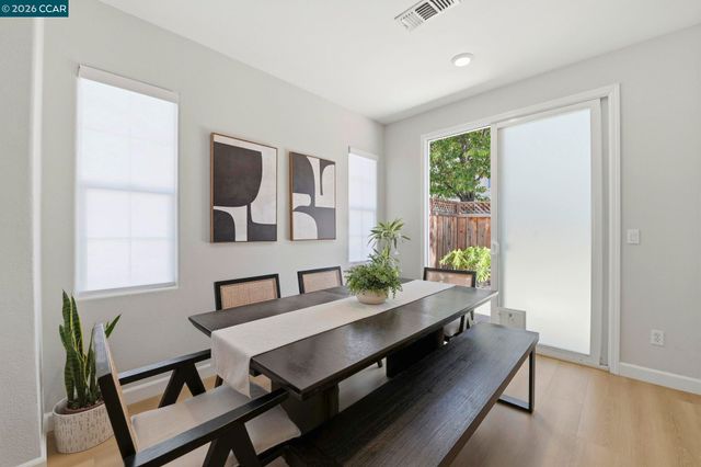 769 Plantation Ln, Hayward, CA 94544