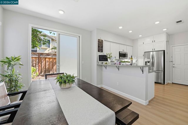 769 Plantation Ln, Hayward, CA 94544