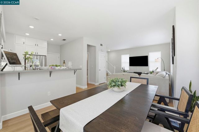 769 Plantation Ln, Hayward, CA 94544
