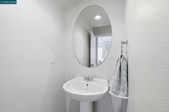 769 Plantation Ln, Hayward, CA 94544