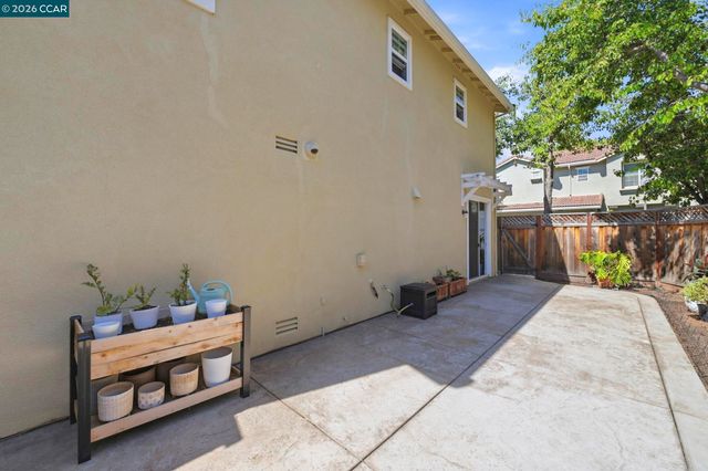769 Plantation Ln, Hayward, CA 94544