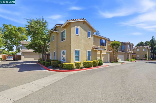 769 Plantation Ln, Hayward, CA 94544