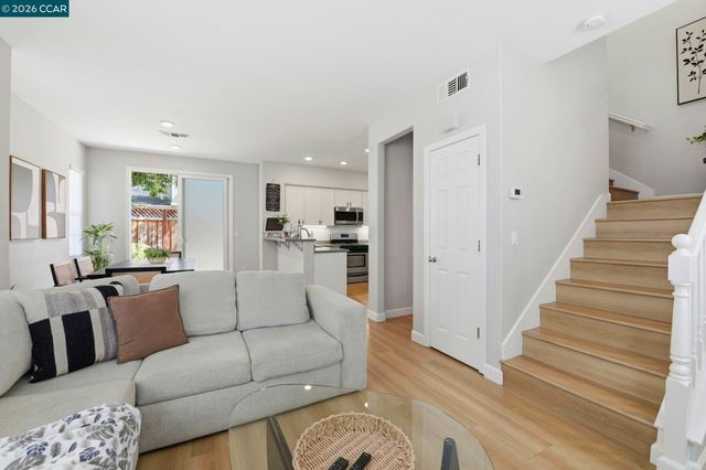 769 Plantation Ln, Hayward, CA 94544