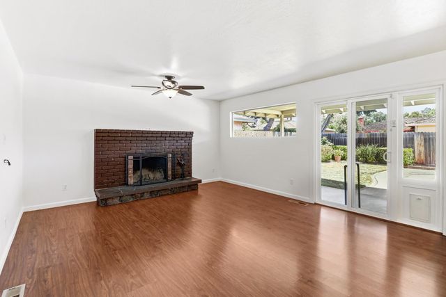 7443 Mooncrest Way, Sacramento, CA 95831