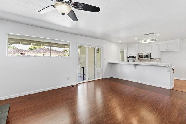 7443 Mooncrest Way, Sacramento, CA 95831