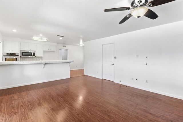 7443 Mooncrest Way, Sacramento, CA 95831