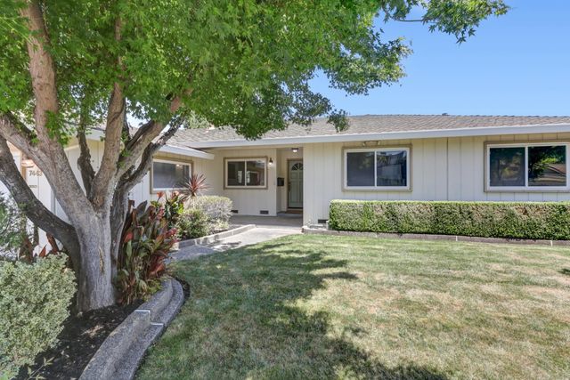 7443 Mooncrest Way, Sacramento, CA 95831
