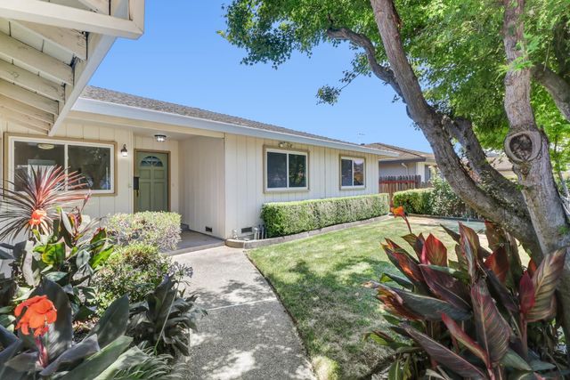 7443 Mooncrest Way, Sacramento, CA 95831