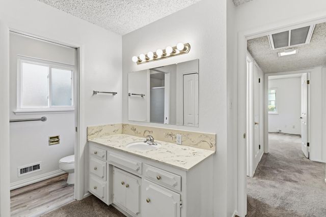 7443 Mooncrest Way, Sacramento, CA 95831