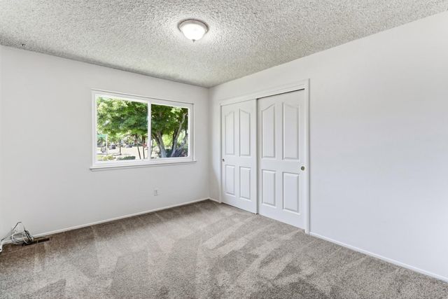 7443 Mooncrest Way, Sacramento, CA 95831