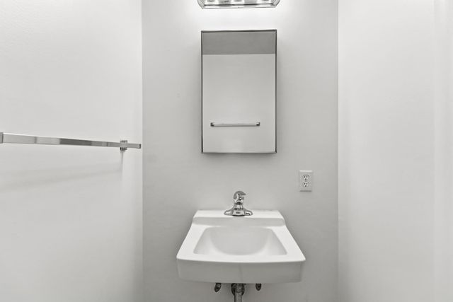 7443 Mooncrest Way, Sacramento, CA 95831