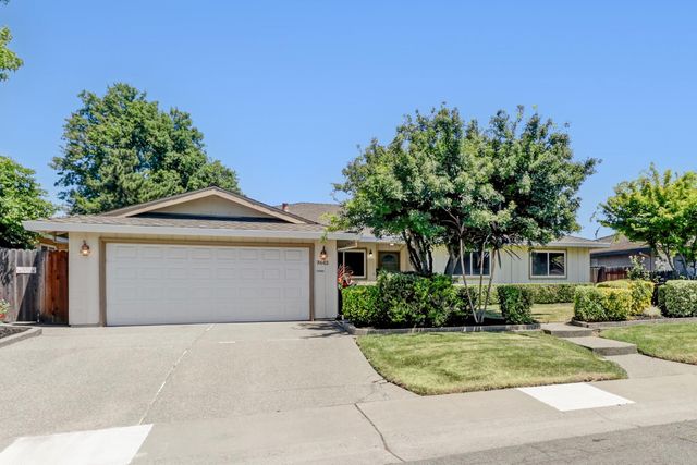 7443 Mooncrest Way, Sacramento, CA 95831