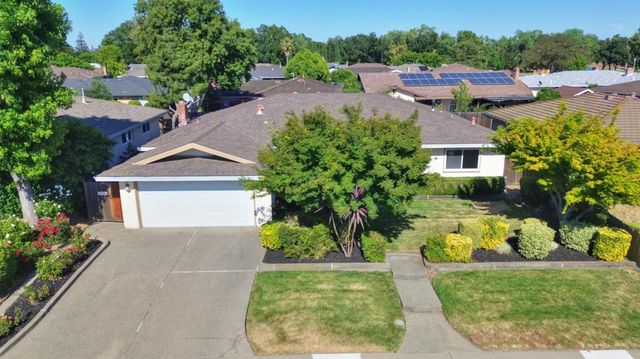 7443 Mooncrest Way, Sacramento, CA 95831