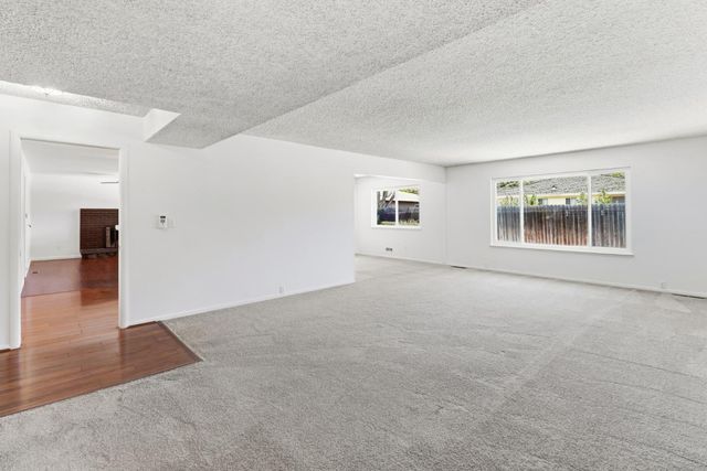 7443 Mooncrest Way, Sacramento, CA 95831