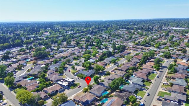 7443 Mooncrest Way, Sacramento, CA 95831