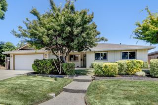 7443 Mooncrest Way, Sacramento, CA 95831