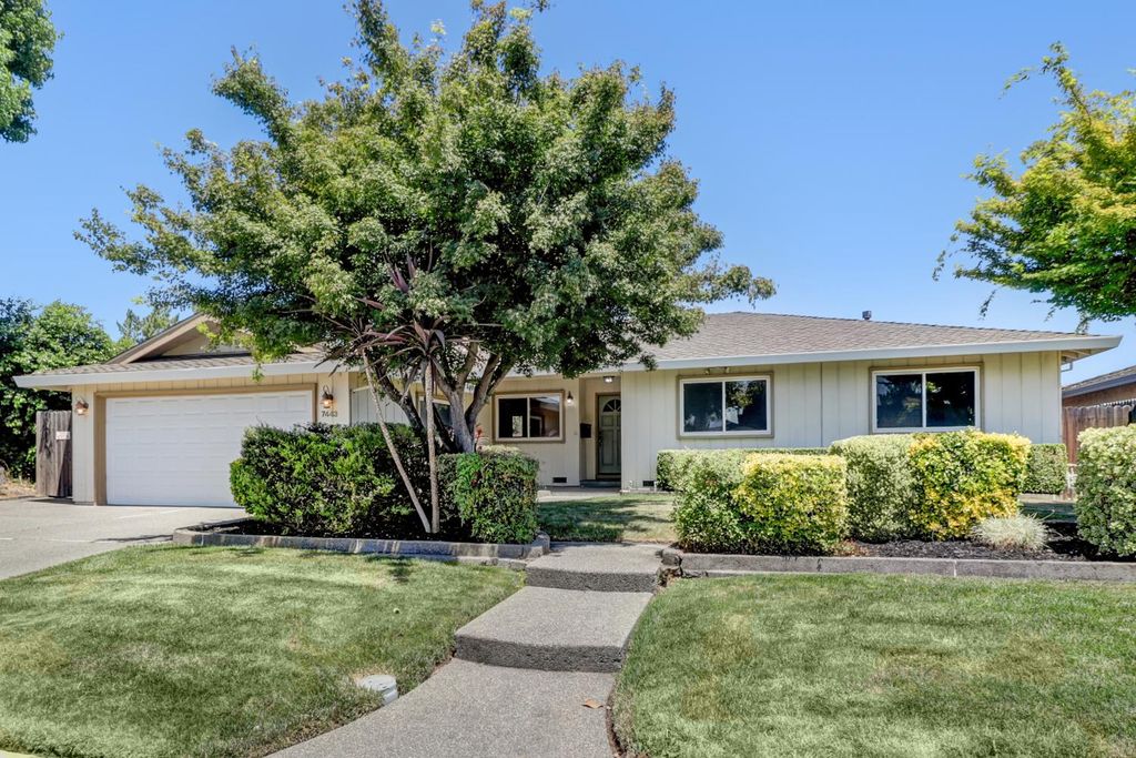 7443 Mooncrest Way, Sacramento, CA 95831