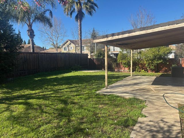 100 Marinette Ct, Roseville, CA 95747