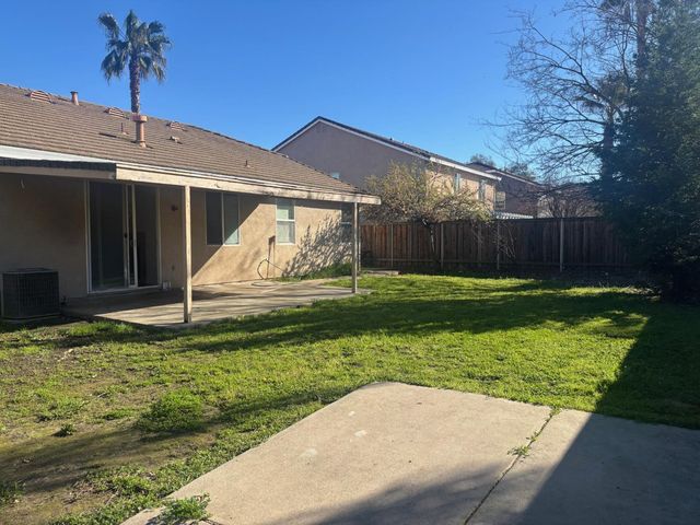 100 Marinette Ct, Roseville, CA 95747