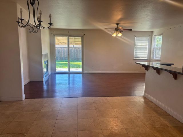 100 Marinette Ct, Roseville, CA 95747