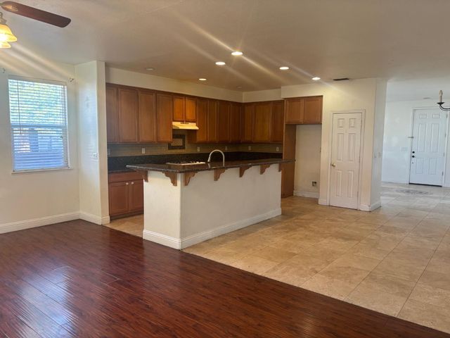 100 Marinette Ct, Roseville, CA 95747