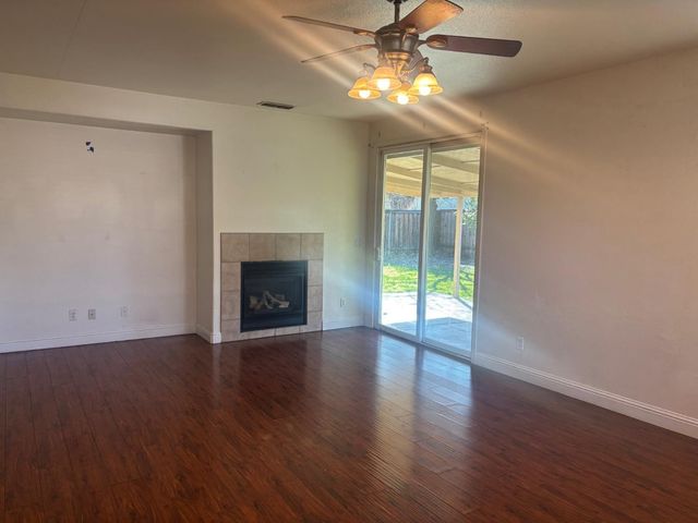 100 Marinette Ct, Roseville, CA 95747