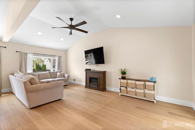 31 Virginia Avenue, Hazlet, NJ 07730