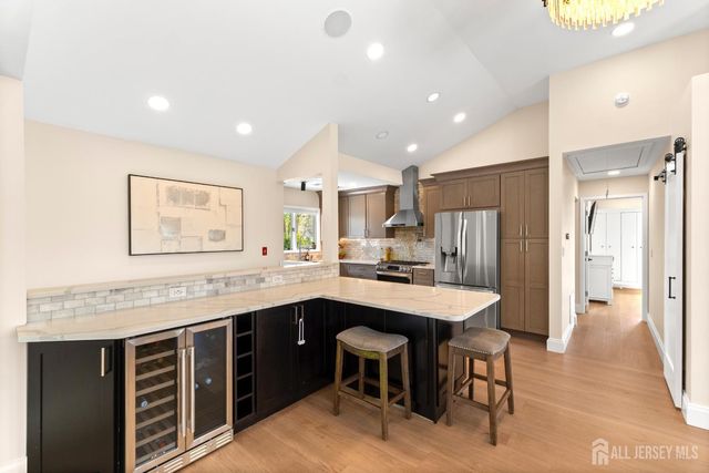 31 Virginia Avenue, Hazlet, NJ 07730