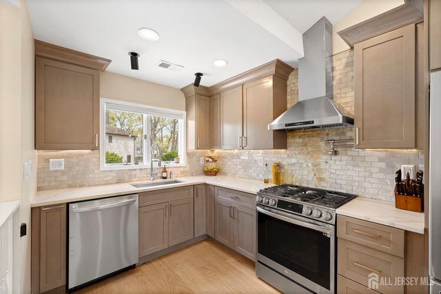 31 Virginia Avenue, Hazlet, NJ 07730