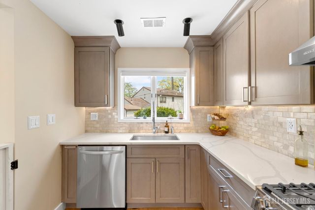 31 Virginia Avenue, Hazlet, NJ 07730