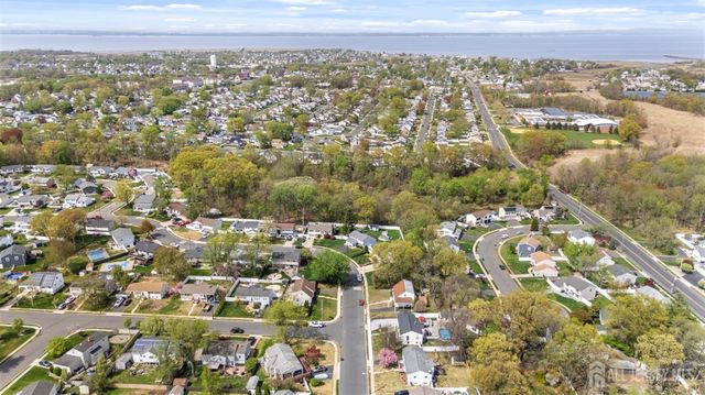 31 Virginia Avenue, Hazlet, NJ 07730