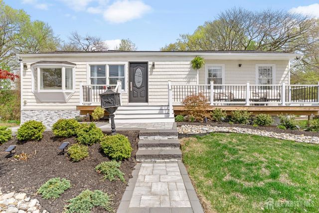 31 Virginia Avenue, Hazlet, NJ 07730