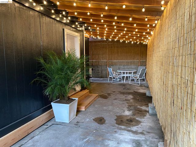 414 E 12Th St, Oakland, CA 94606