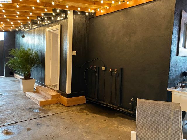 414 E 12Th St, Oakland, CA 94606