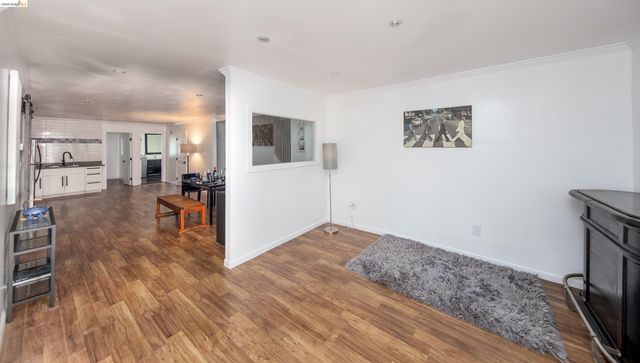 414 E 12Th St, Oakland, CA 94606