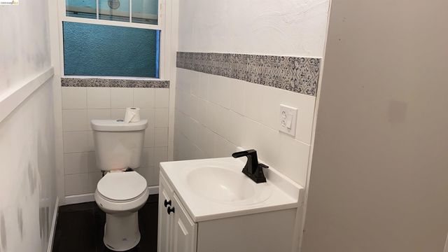 414 E 12Th St, Oakland, CA 94606