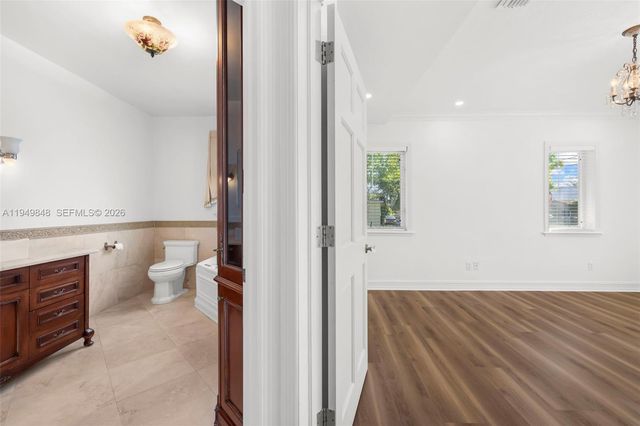 3411 SW 27th St 3411, Miami, FL 33133