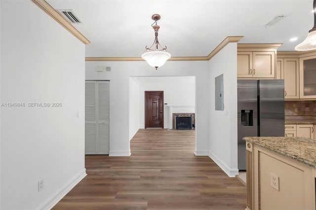 3411 SW 27th St 3411, Miami, FL 33133