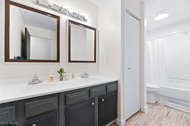 8405 N Akins Road 204, North Royalton, OH 44133