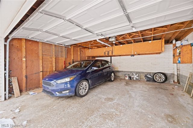 8405 N Akins Road 204, North Royalton, OH 44133